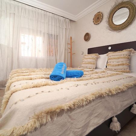 Waves Hunter Surf House Bed & Breakfast Agadir Ngoại thất bức ảnh