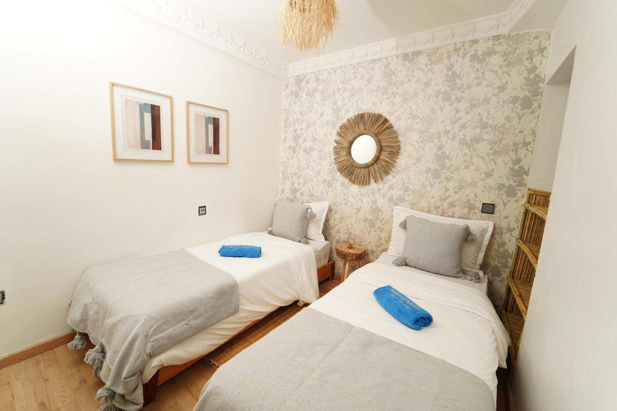 Waves Hunter Surf House Bed & Breakfast Agadir Ngoại thất bức ảnh
