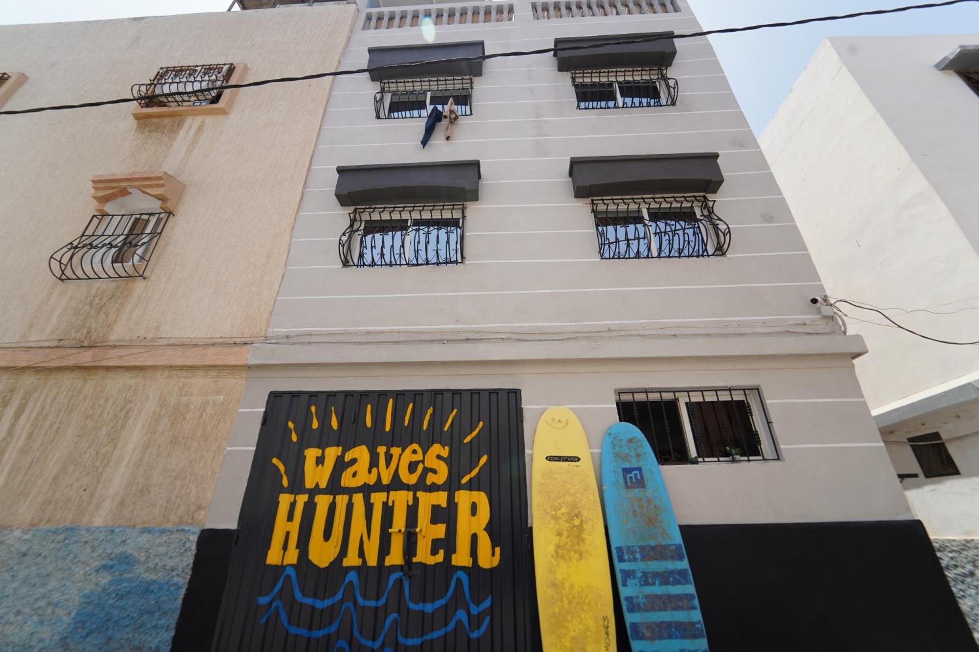 Waves Hunter Surf House Bed & Breakfast Agadir Ngoại thất bức ảnh