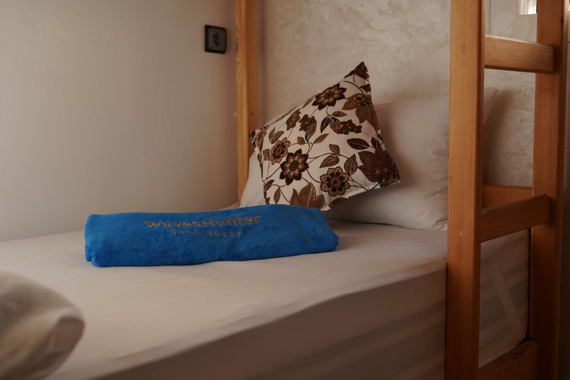Waves Hunter Surf House Bed & Breakfast Agadir Ngoại thất bức ảnh