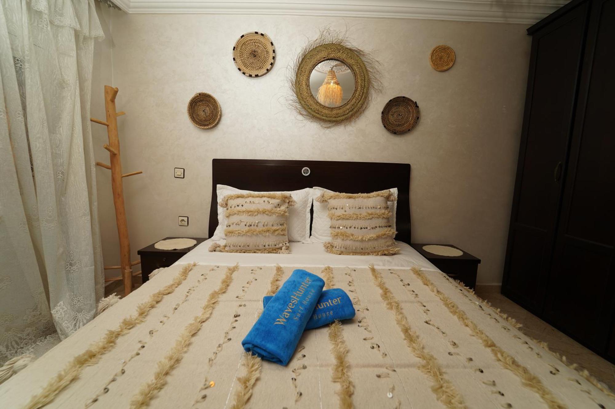 Waves Hunter Surf House Bed & Breakfast Agadir Ngoại thất bức ảnh