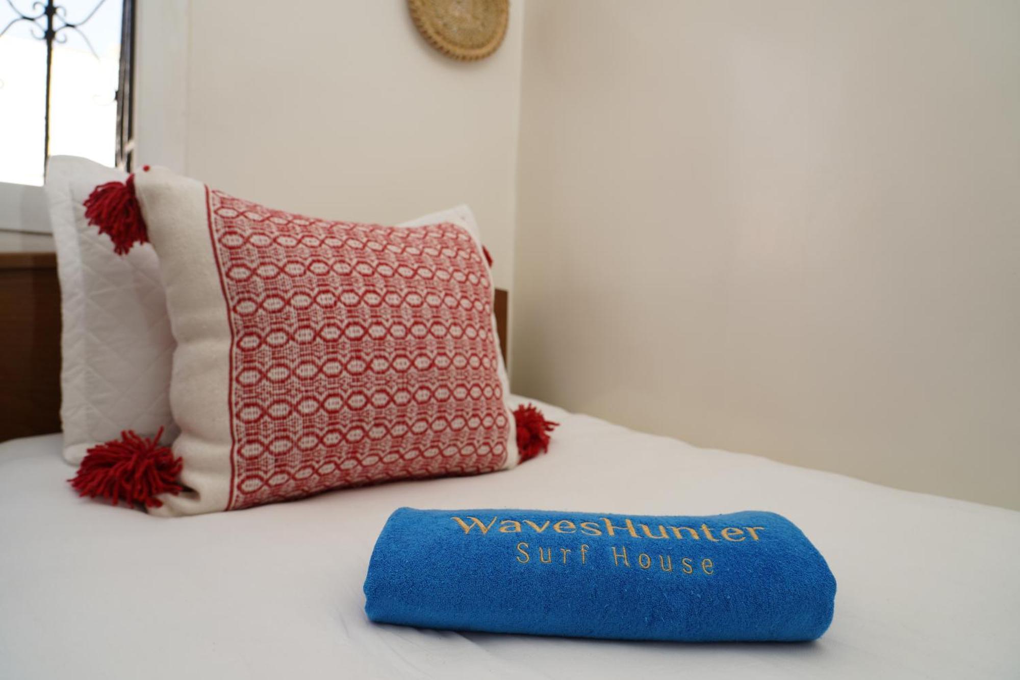 Waves Hunter Surf House Bed & Breakfast Agadir Ngoại thất bức ảnh