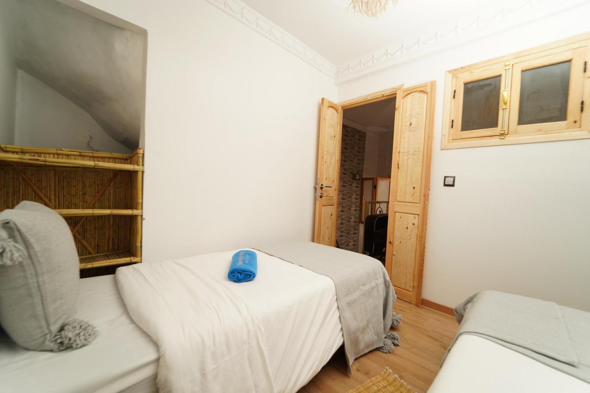 Waves Hunter Surf House Bed & Breakfast Agadir Ngoại thất bức ảnh