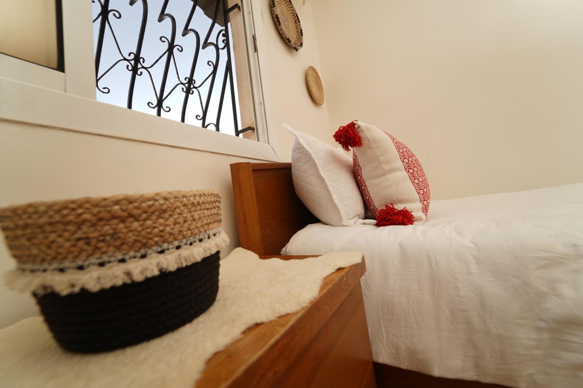 Waves Hunter Surf House Bed & Breakfast Agadir Ngoại thất bức ảnh