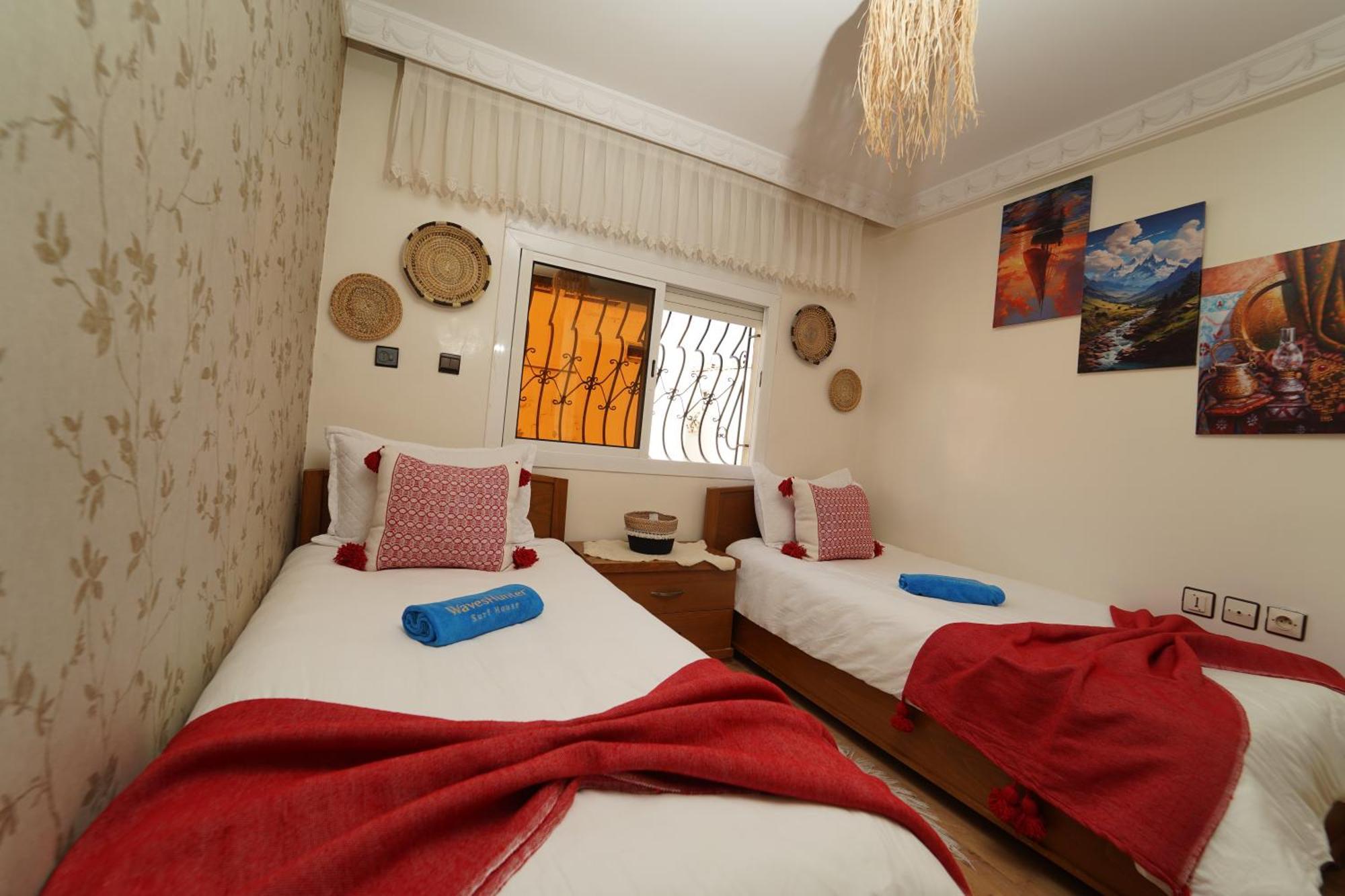 Waves Hunter Surf House Bed & Breakfast Agadir Ngoại thất bức ảnh