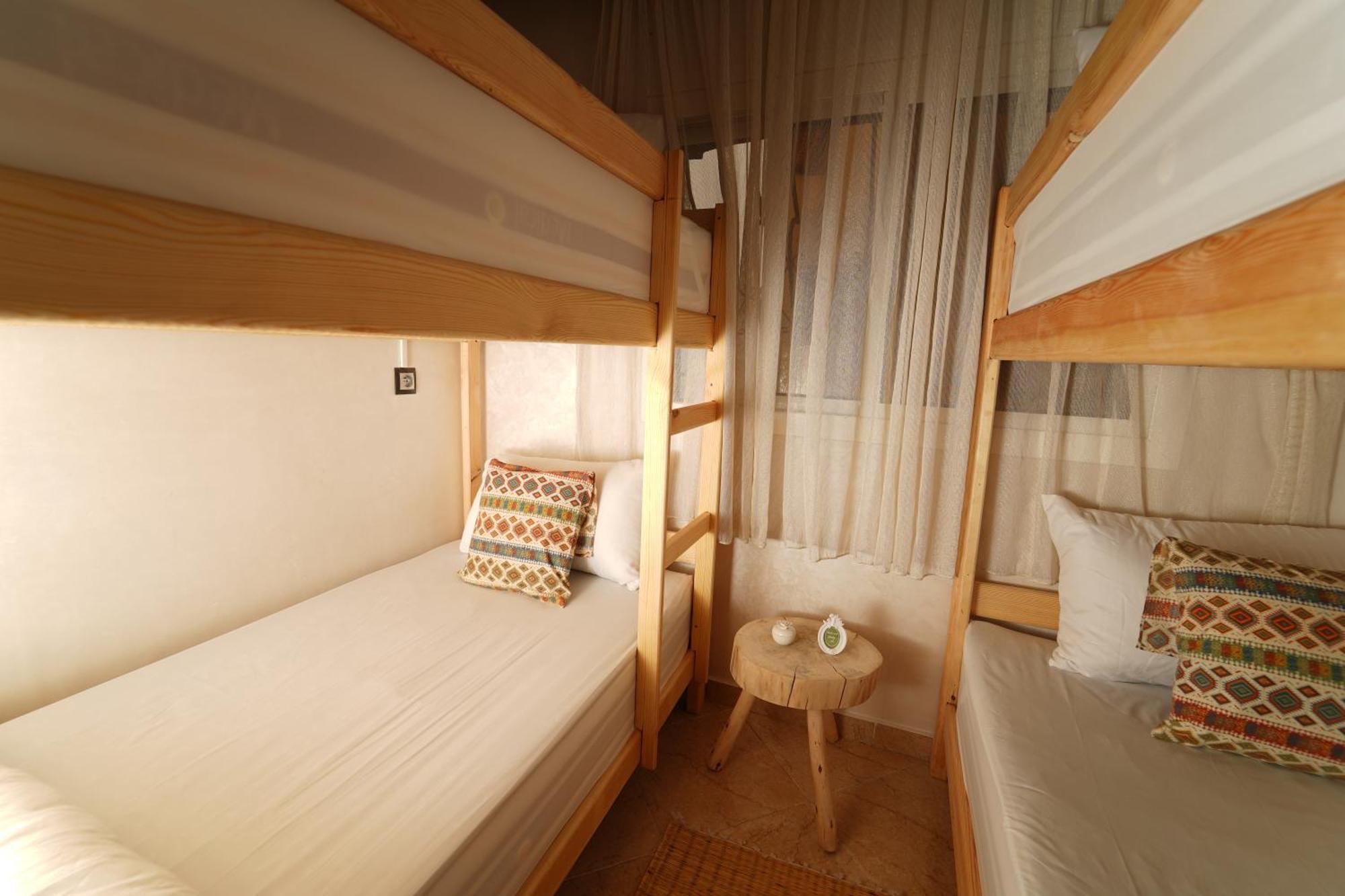 Waves Hunter Surf House Bed & Breakfast Agadir Ngoại thất bức ảnh