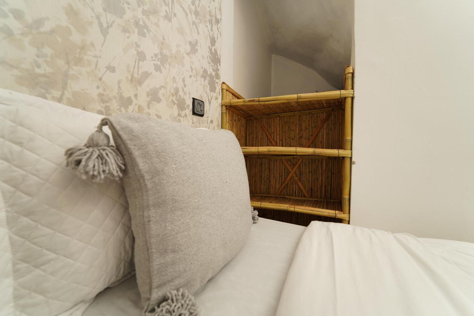 Waves Hunter Surf House Bed & Breakfast Agadir Ngoại thất bức ảnh