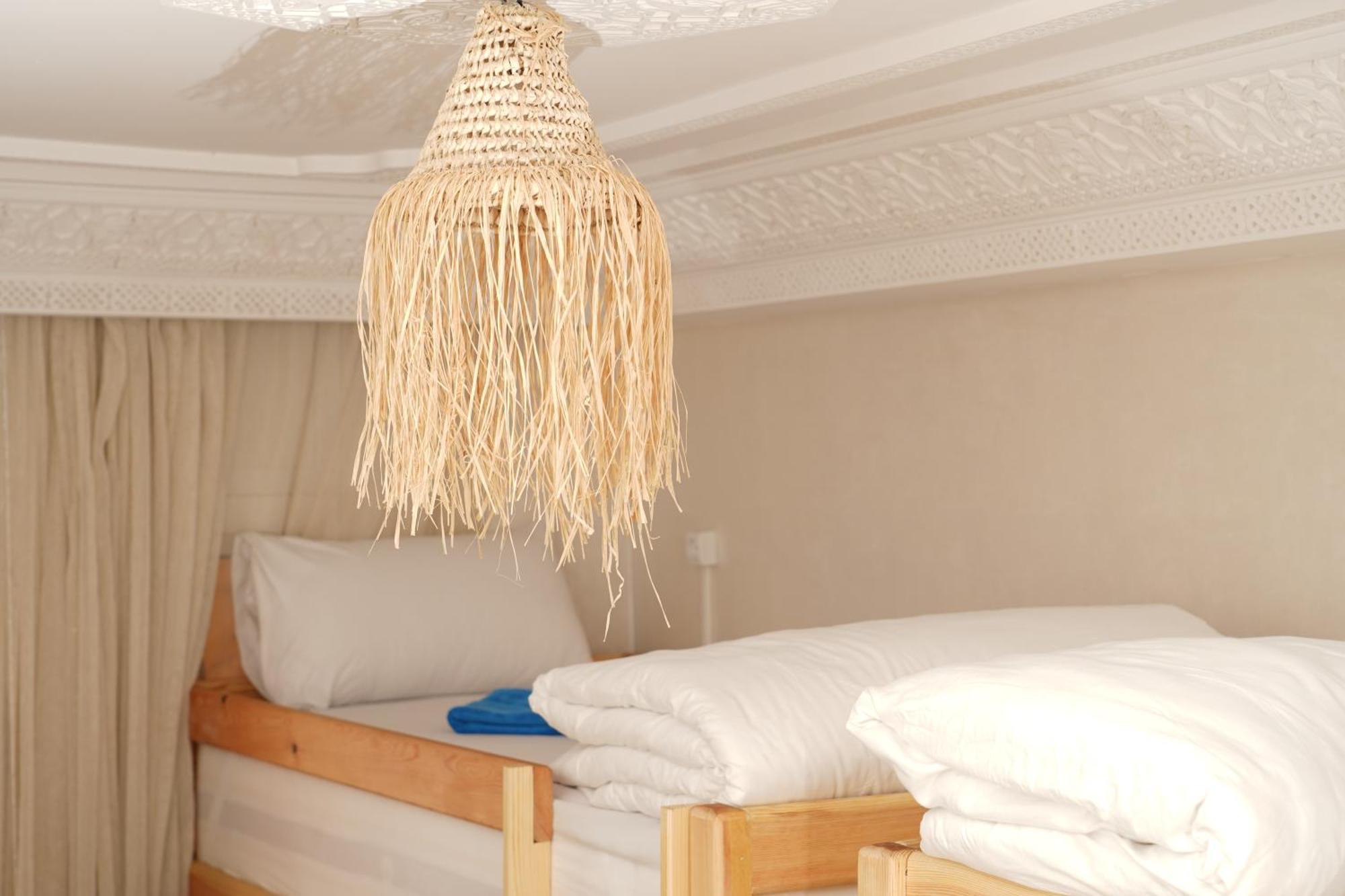 Waves Hunter Surf House Bed & Breakfast Agadir Ngoại thất bức ảnh